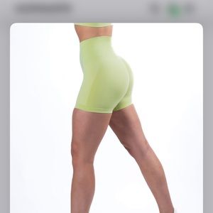 Alphalete Amplify short “frozen Spring” w/ seamless thong